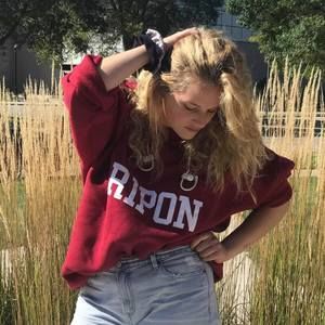 Meet your Posher, Mackenzie